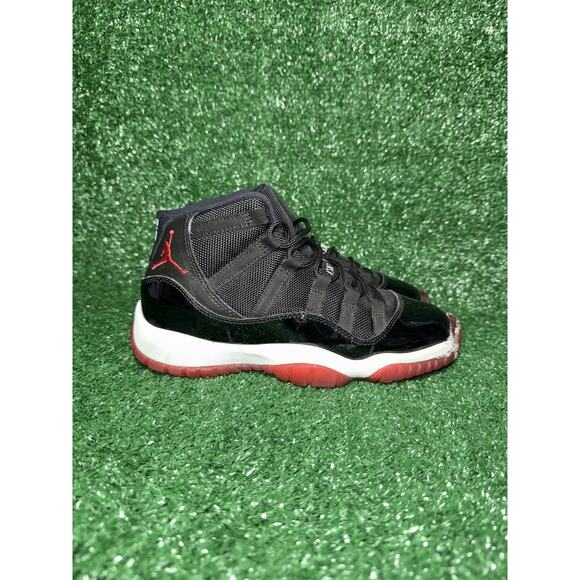 Nike Air Jordan 11 Retro Bred Playoff 2012 Youth Size 4Y *FOR REPAIR* 378038-010 - Picture 1 of 8